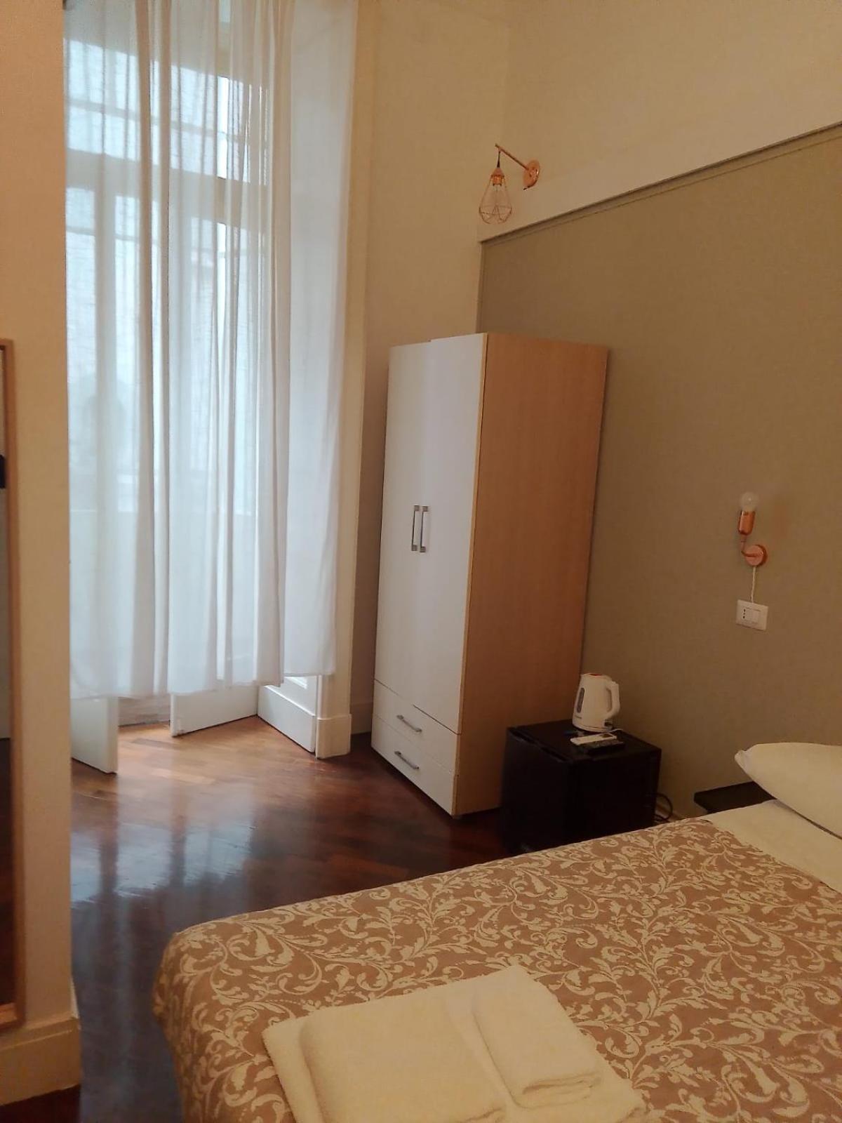 Residence E Appartamenti Cavallerizza Neapel Exterior foto